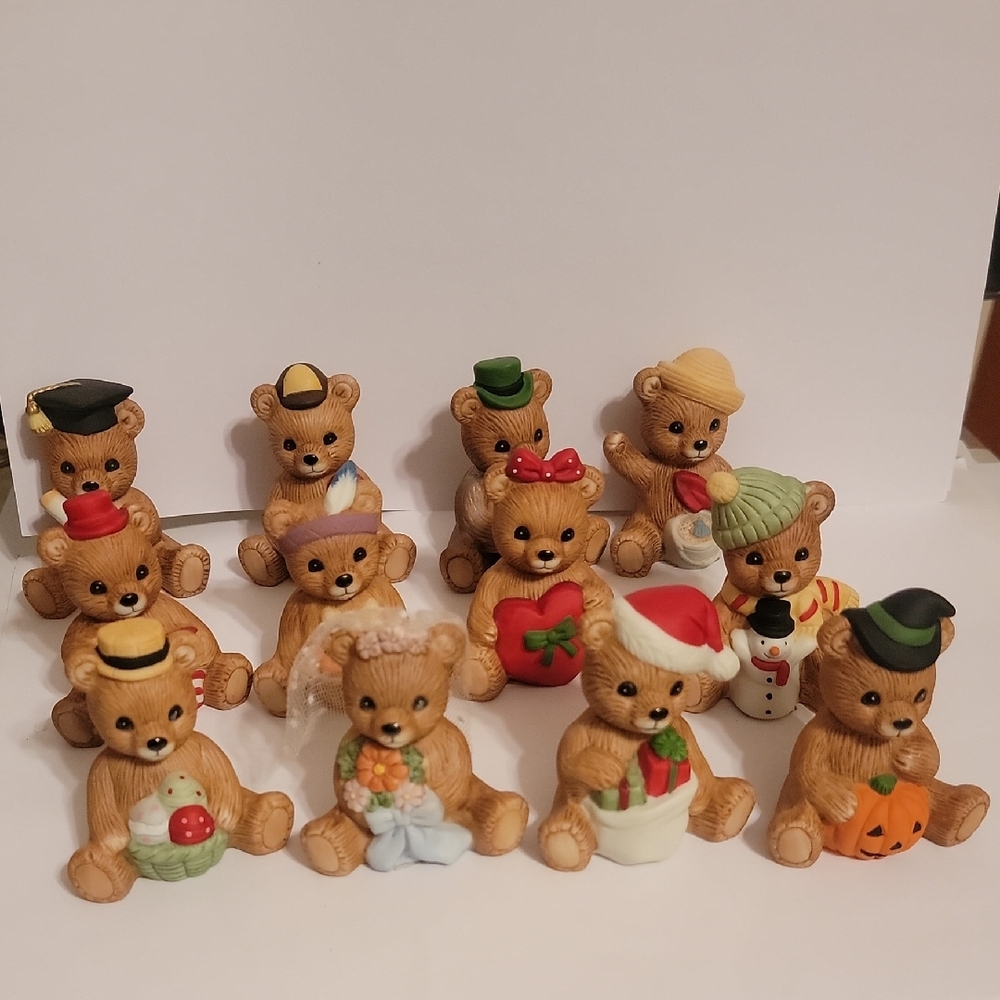 Homco Festive Bear Figurine Set - Multicolor